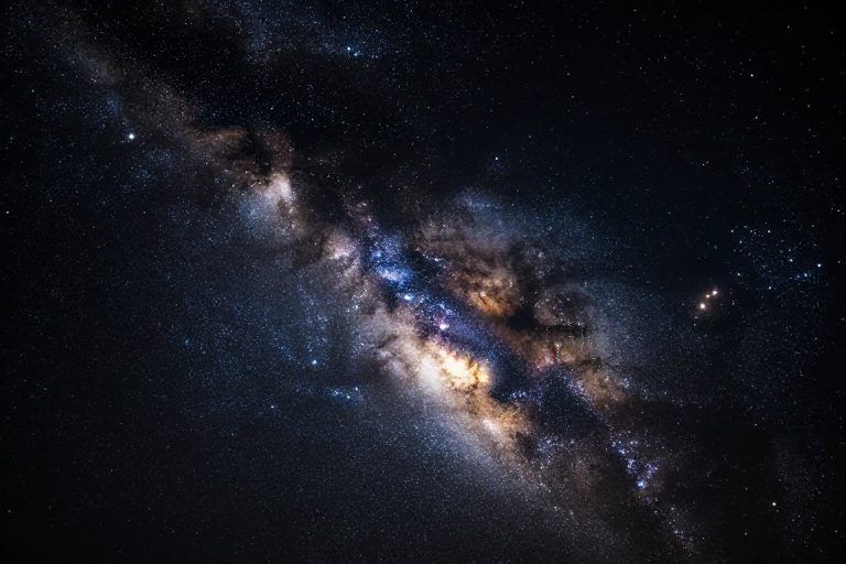 浩瀚银河璀璨星空：冷调宇宙深处摄影杰作