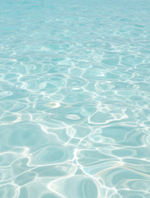 纯净湛蓝海水，透明海天一色美景