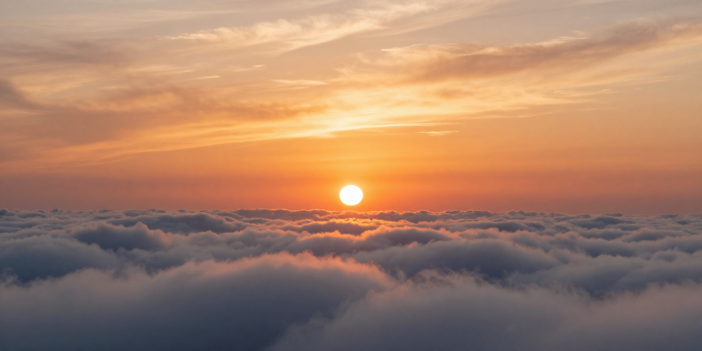 日落云海之上金色暖阳,暖色调摄影风光大片