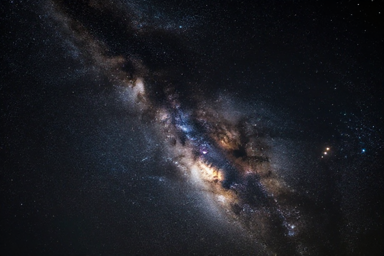 银河璀璨：深邃宇宙夜景实拍